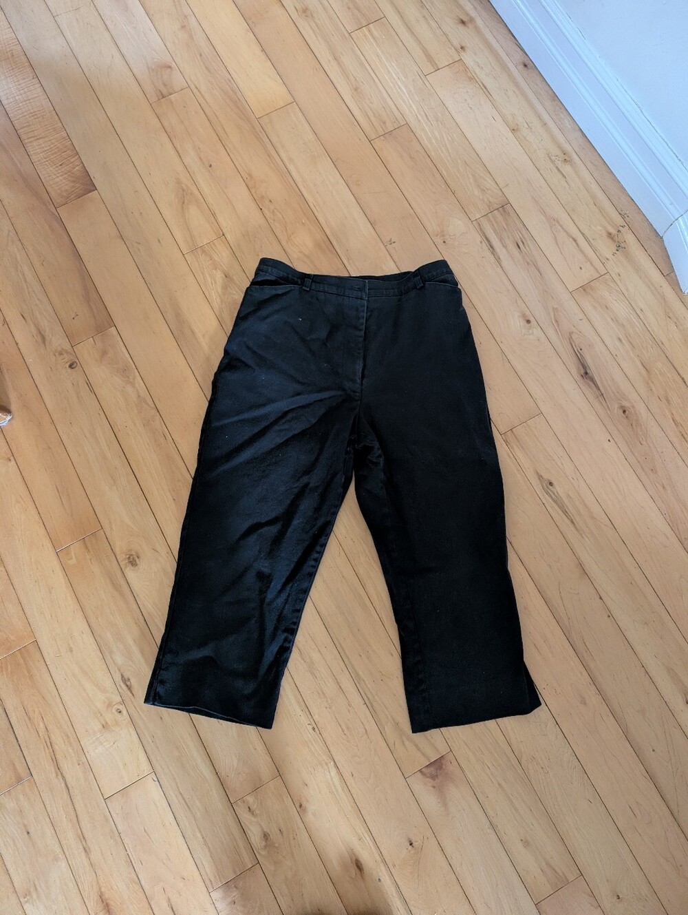 Black Denver Hayes Capris